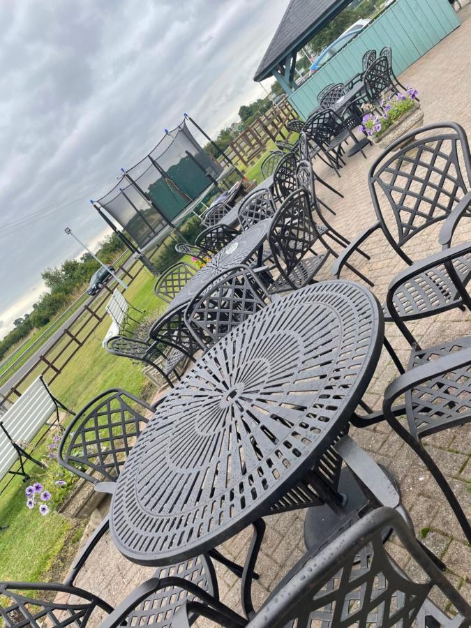 Rokeby Inn Newsham  ภายนอก รูปภาพ